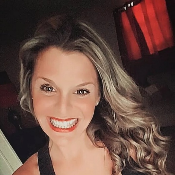 Meet your Posher, Lindsey - Picture 1 of 1